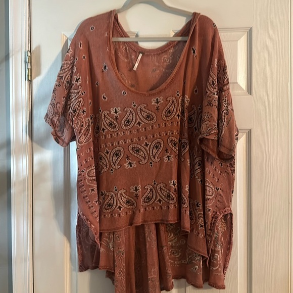 Free People light knit bandanna print top - Picture 1 of 7